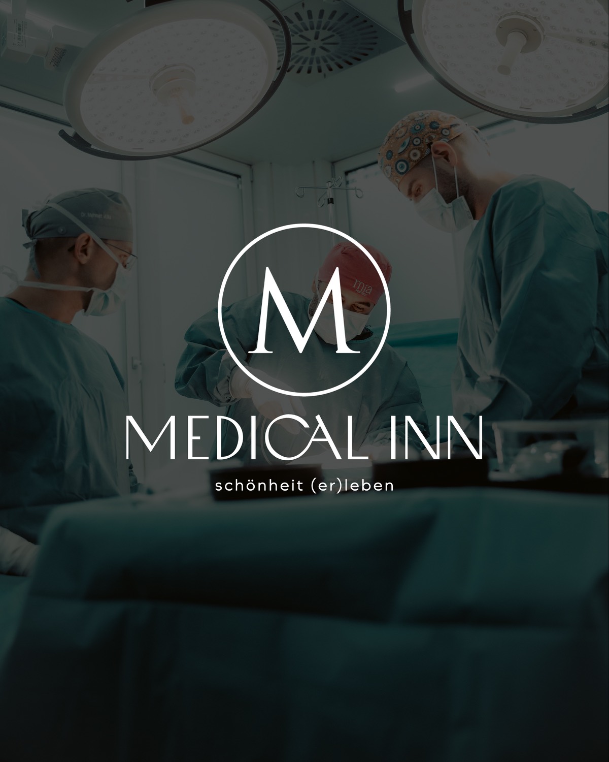 MEDICAL INN Logo über einer Aufnahme aus dem Operationssaal